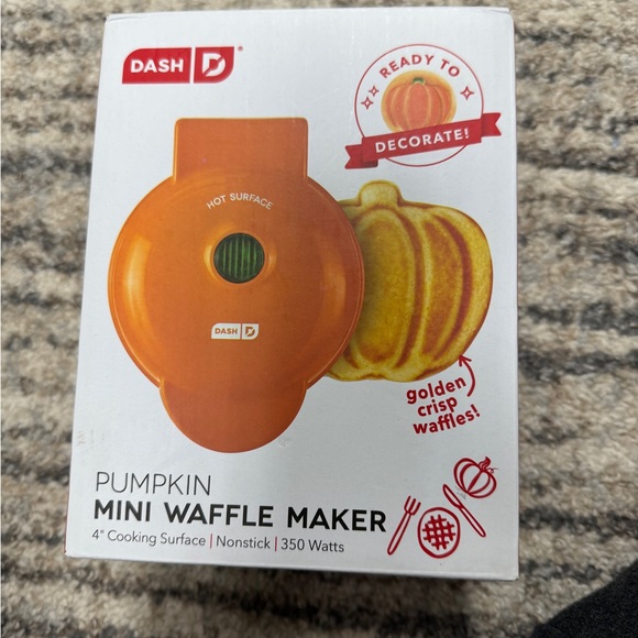 Pumpkin mini waffle maker - Picture 2 of 3